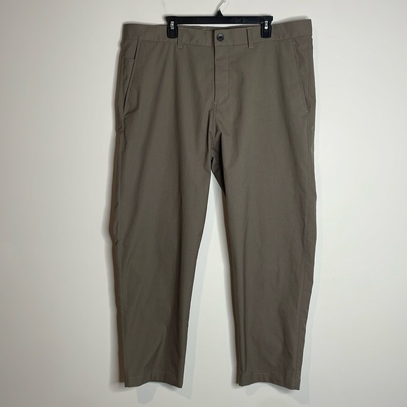 Lululemon | Men’s Relaxed Tapered Twill Pants Size 40 - Picture 2 of 8